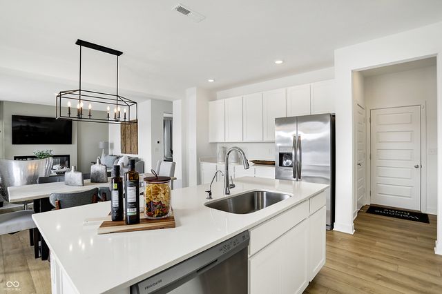 1624 Hemlock Circle, Greenfield, IN 46140