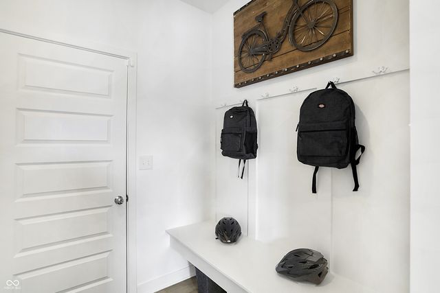 1624 Hemlock Circle, Greenfield, IN 46140