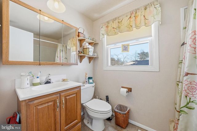 44 MYRTLEWOOD LN, Willingboro, NJ 08046