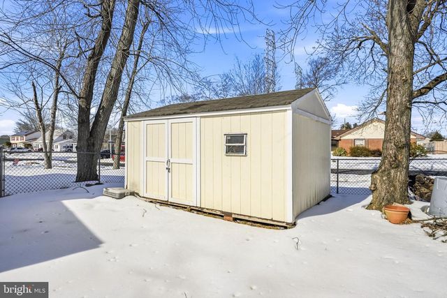 44 MYRTLEWOOD LN, Willingboro, NJ 08046