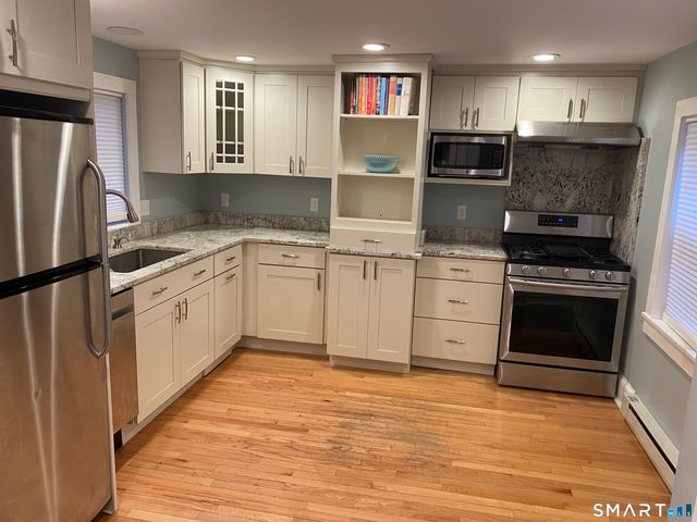 176 Forest Street, New Canaan, CT 06840