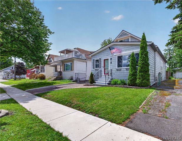 8 Winkler Road, Cheektowaga, NY 14225