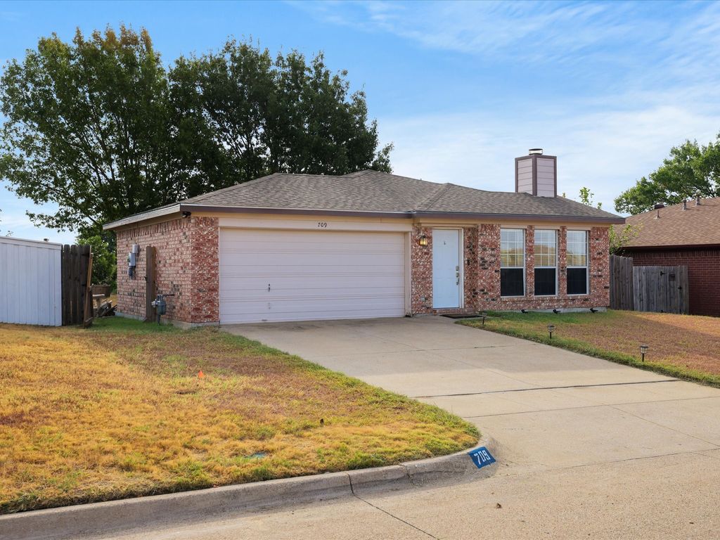709 Basset Locke Drive, Fort Worth, TX 76108 — photo 2