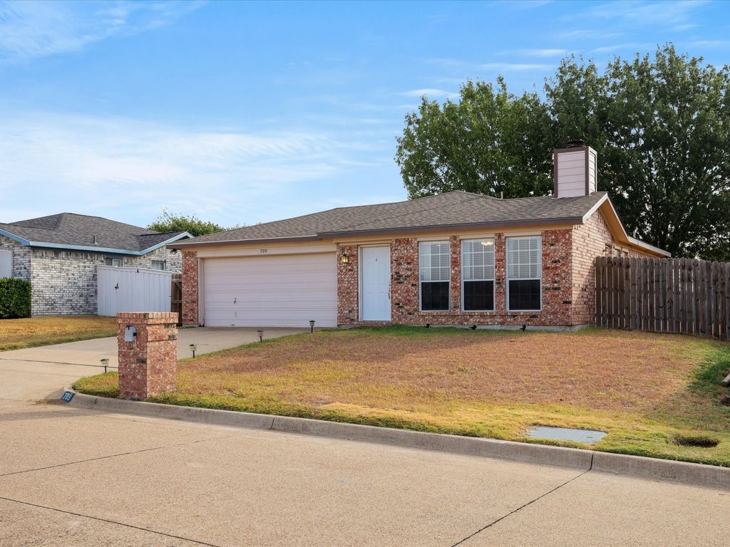 709 Basset Locke Drive, Fort Worth, TX 76108 — photo 3