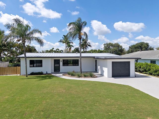 1510 Carandis Circle, Lake Clarke Shores, FL 33406