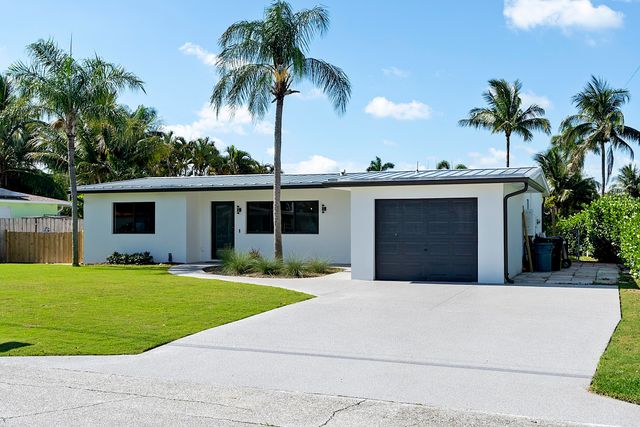 1510 Carandis Circle, Lake Clarke Shores, FL 33406
