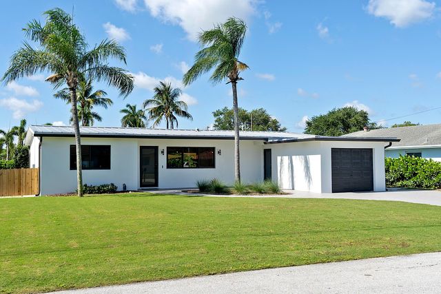 1510 Carandis Circle, Lake Clarke Shores, FL 33406