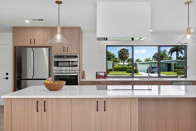 1510 Carandis Circle, Lake Clarke Shores, FL 33406