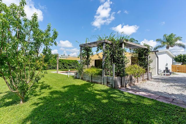 1510 Carandis Circle, Lake Clarke Shores, FL 33406