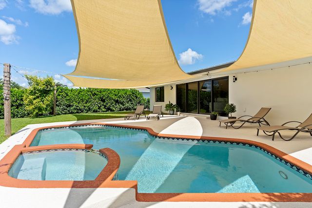 1510 Carandis Circle, Lake Clarke Shores, FL 33406