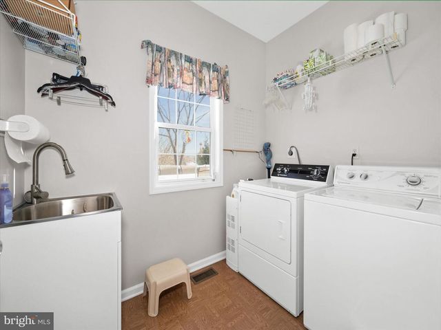 7 PIERSONS RDG, Hockessin, DE 19707