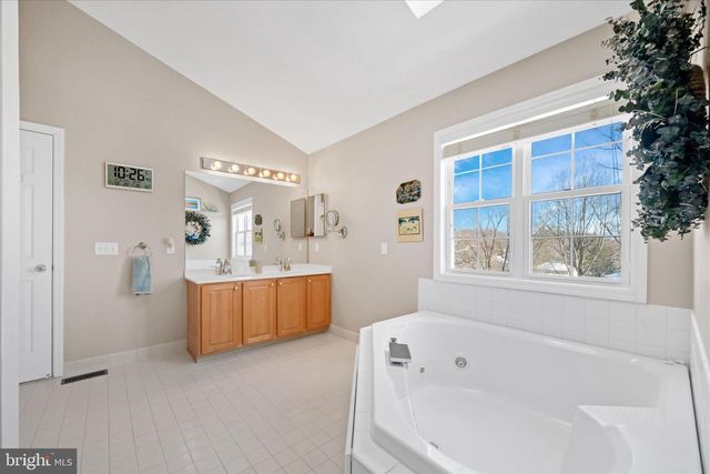 7 PIERSONS RDG, Hockessin, DE 19707