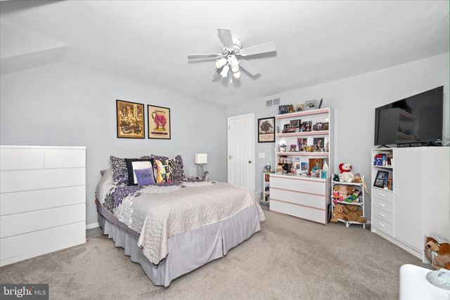 7 PIERSONS RDG, Hockessin, DE 19707