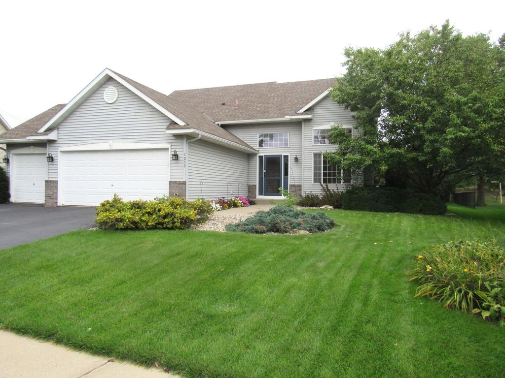 7059 Sussex Lane, Shakopee, MN 55379 — exterior