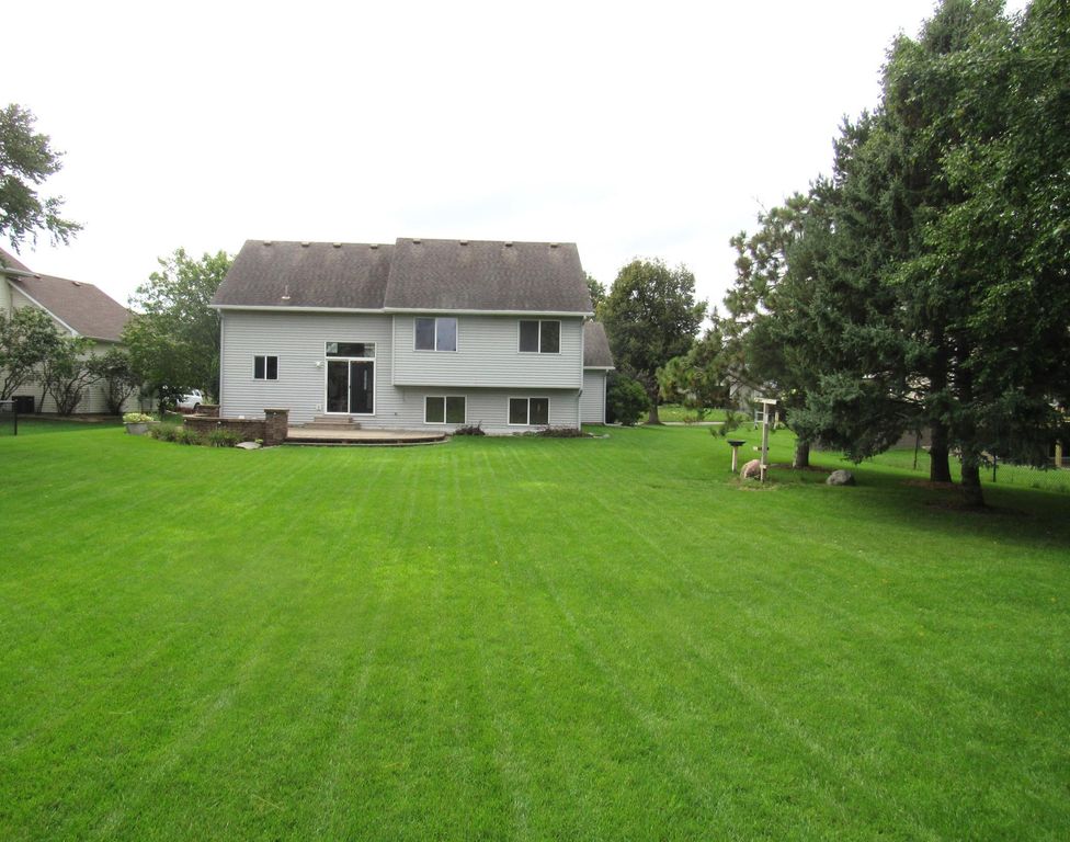 7059 Sussex Lane, Shakopee, MN 55379 — photo 3