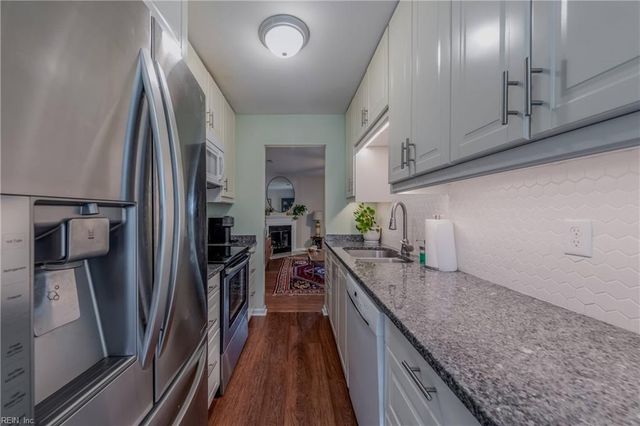 110 Heather Way Apt C, Yorktown, VA 23693