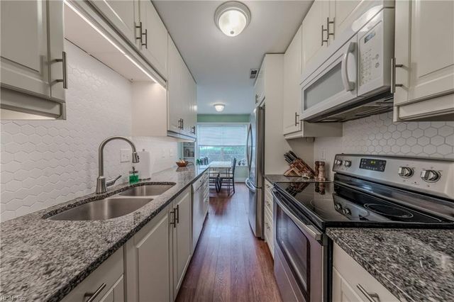 110 Heather Way Apt C, Yorktown, VA 23693