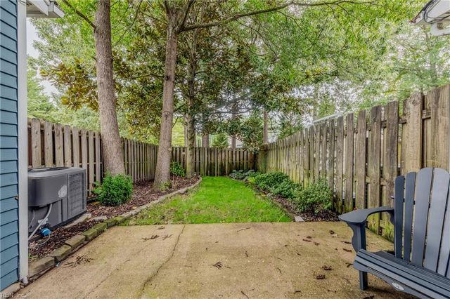 110 Heather Way Apt C, Yorktown, VA 23693