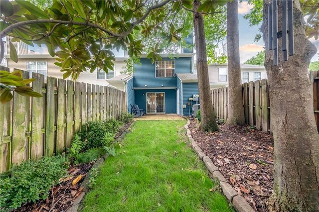 110 Heather Way Apt C, Yorktown, VA 23693