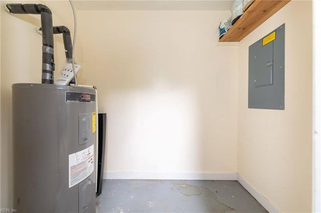 110 Heather Way Apt C, Yorktown, VA 23693