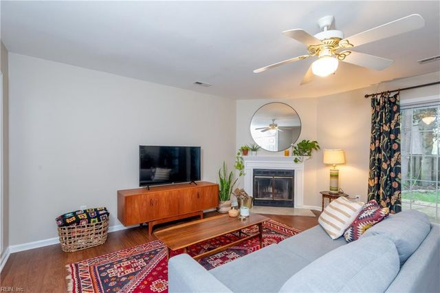 110 Heather Way Apt C, Yorktown, VA 23693