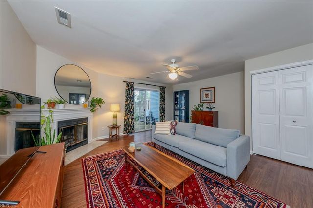 110 Heather Way Apt C, Yorktown, VA 23693