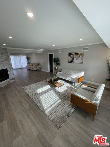 4439 Don Zarembo Drive, Los Angeles, CA 90008