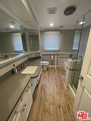 4439 Don Zarembo Drive, Los Angeles, CA 90008