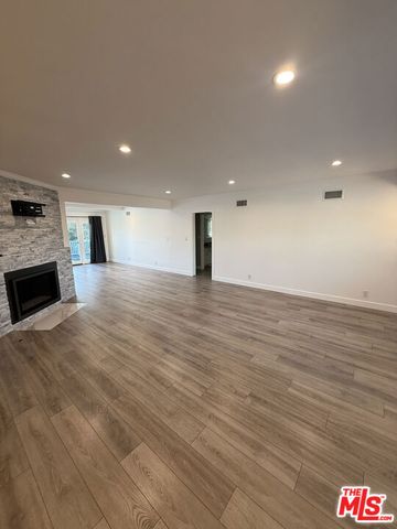 4439 Don Zarembo Drive, Los Angeles, CA 90008