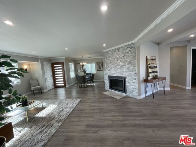 4439 Don Zarembo Drive, Los Angeles, CA 90008