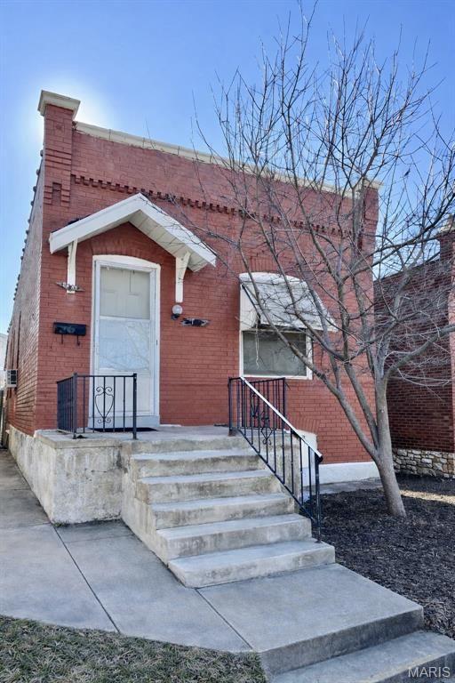 4176 Newport Court, St Louis, MO 63116