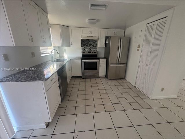 2606 NW 52nd Ave D15, Lauderhill, FL 33313