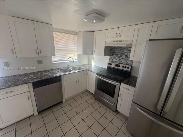 2606 NW 52nd Ave D15, Lauderhill, FL 33313
