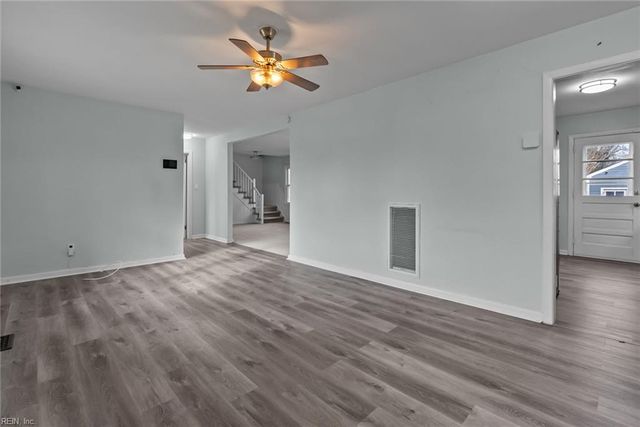 205R Gumwood DR, Hampton, VA 23666