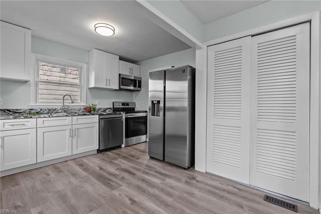 205R Gumwood DR, Hampton, VA 23666