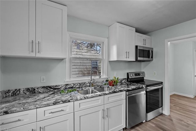 205R Gumwood DR, Hampton, VA 23666