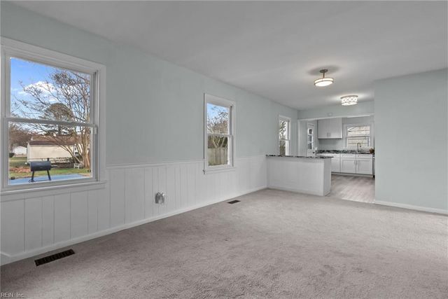 205R Gumwood DR, Hampton, VA 23666