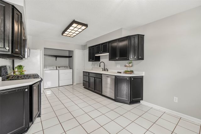 215 25th Avenue SW, Altoona, IA 50009