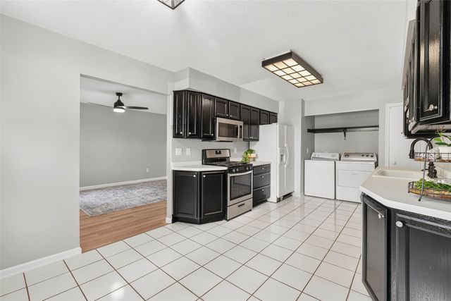 215 25th Avenue SW, Altoona, IA 50009