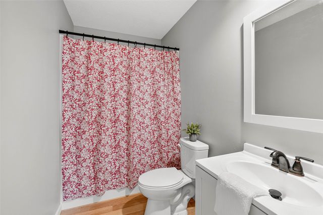 215 25th Avenue SW, Altoona, IA 50009