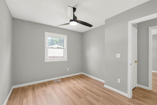 215 25th Avenue SW, Altoona, IA 50009