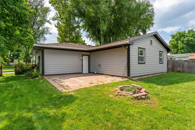 215 25th Avenue SW, Altoona, IA 50009