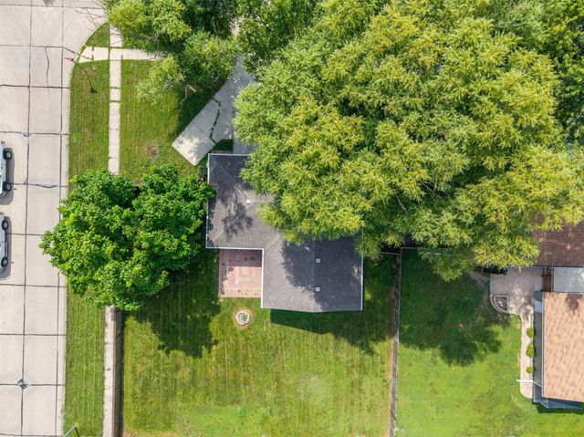 215 25th Avenue SW, Altoona, IA 50009