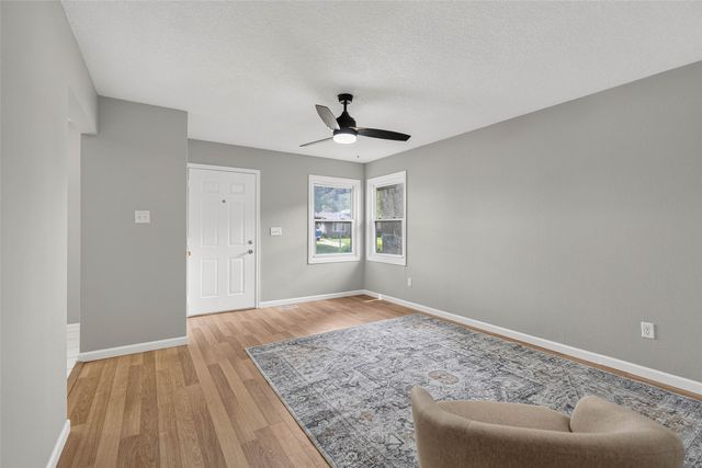 215 25th Avenue SW, Altoona, IA 50009