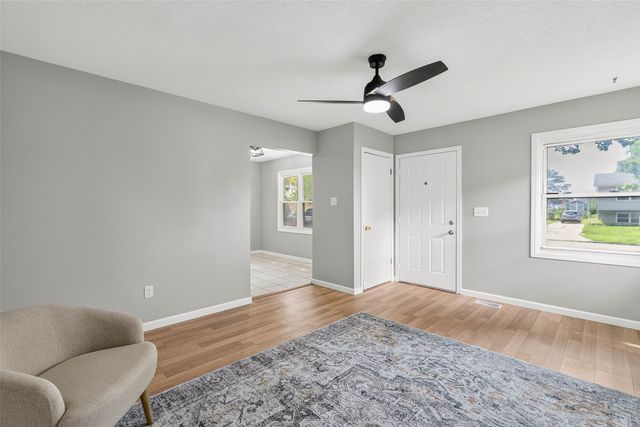 215 25th Avenue SW, Altoona, IA 50009