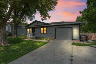 215 25th Avenue SW, Altoona, IA 50009