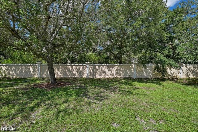 8645 Pegasus DR, Lehigh Acres, FL 33971