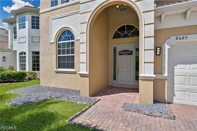 8645 Pegasus DR, Lehigh Acres, FL 33971