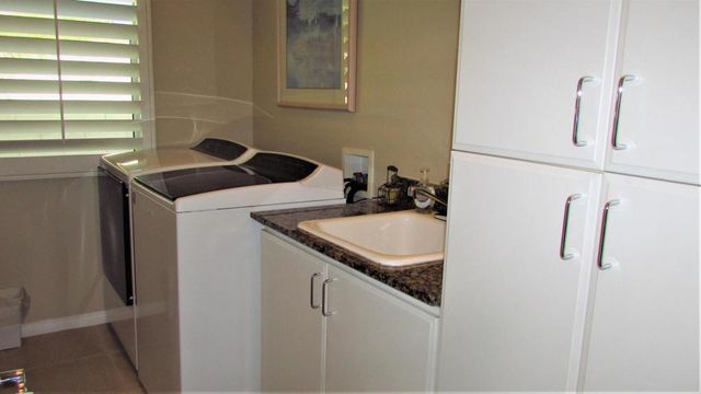 34 Paris Way, Rancho Mirage, CA 92270