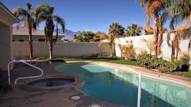 34 Paris Way, Rancho Mirage, CA 92270